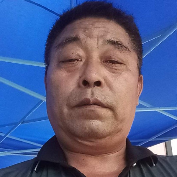 灼热向路人的照片