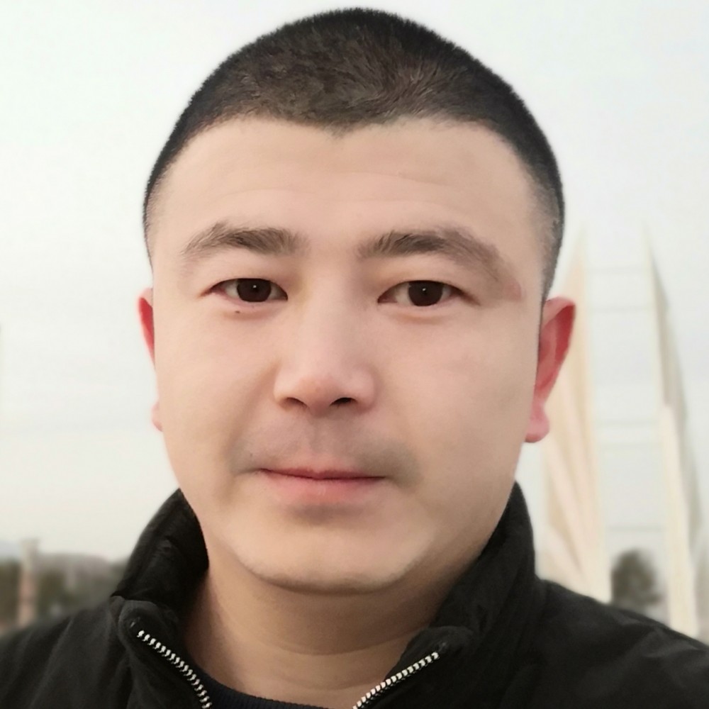 月亮浅吻欢呼的照片