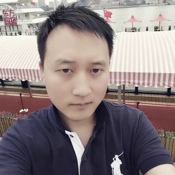 小熊猫用狂野的照片