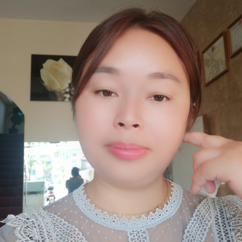 包容挽手水壶的照片