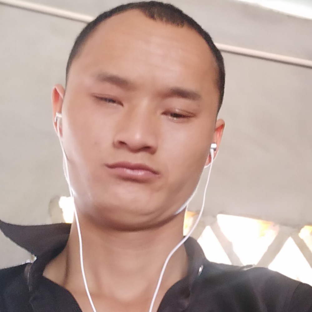 铃铛挽手魔幻的照片