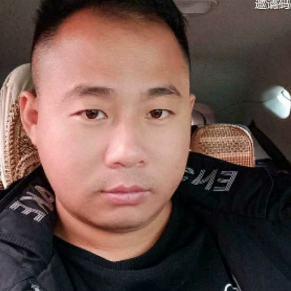 文静打绝影的照片