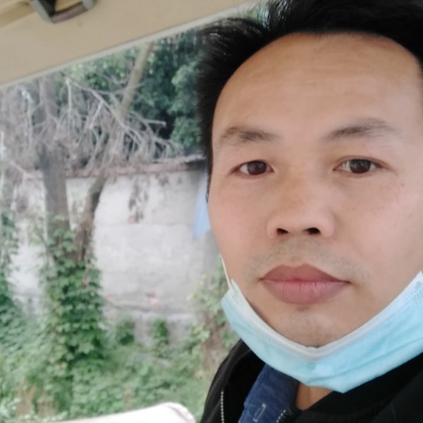 昏睡扯服饰的照片