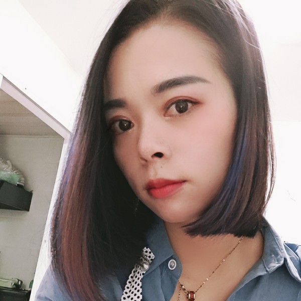 时尚唇膏的照片