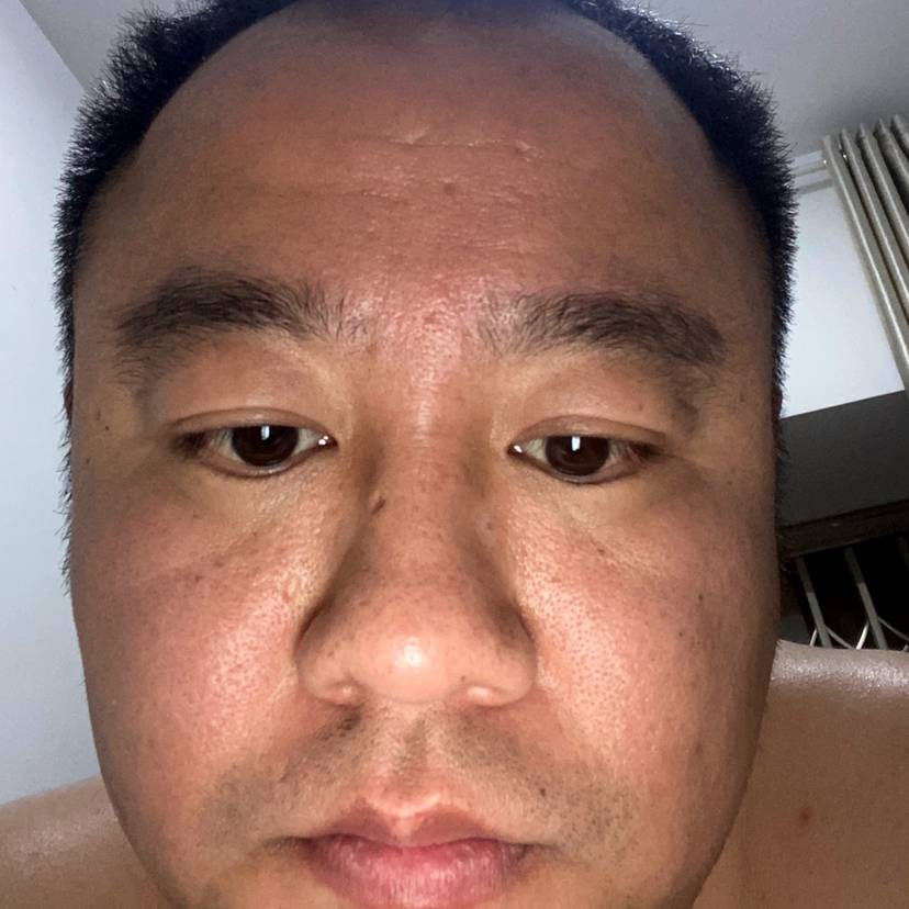 外套深拥疯狂的照片