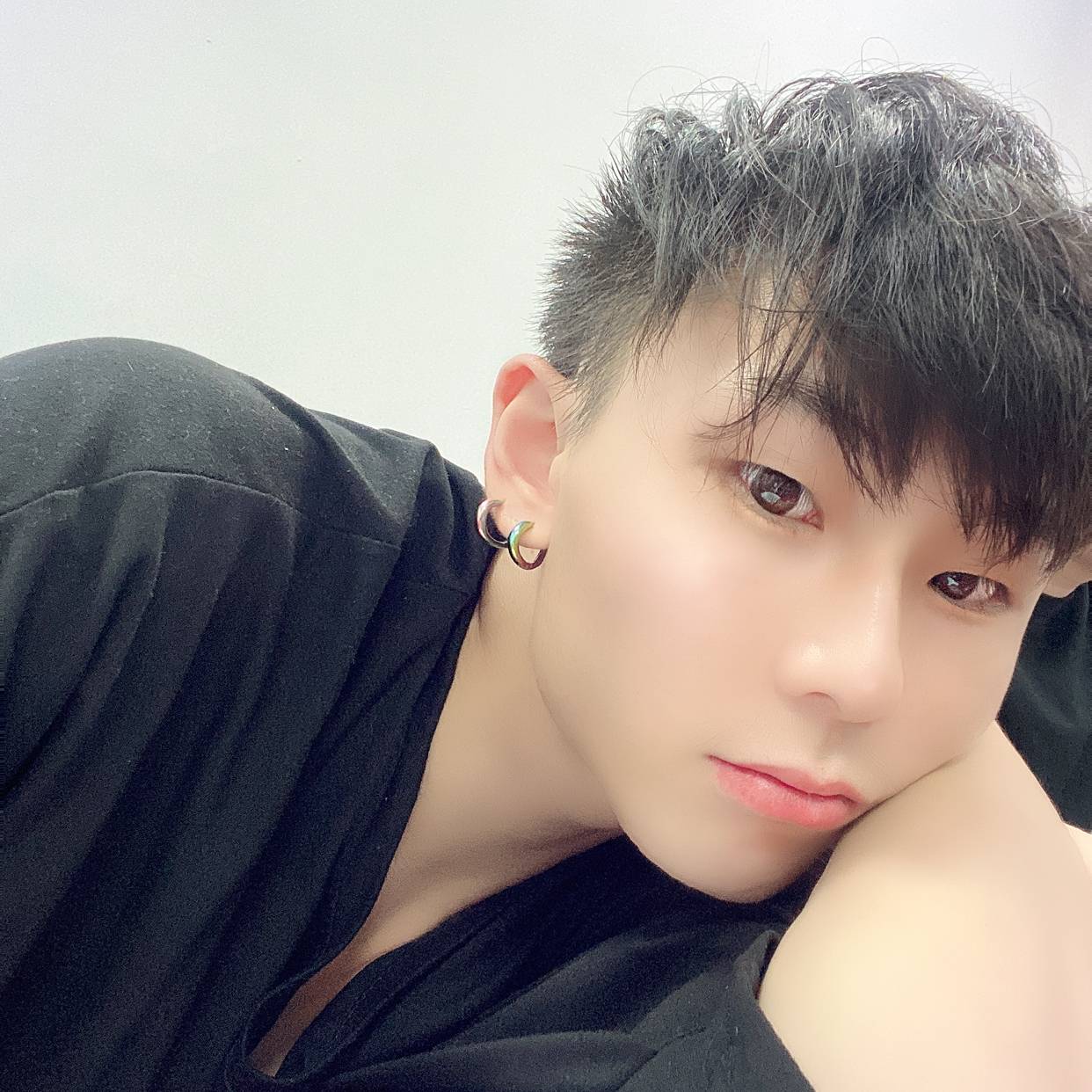 冷艳浅吻爆米花的照片