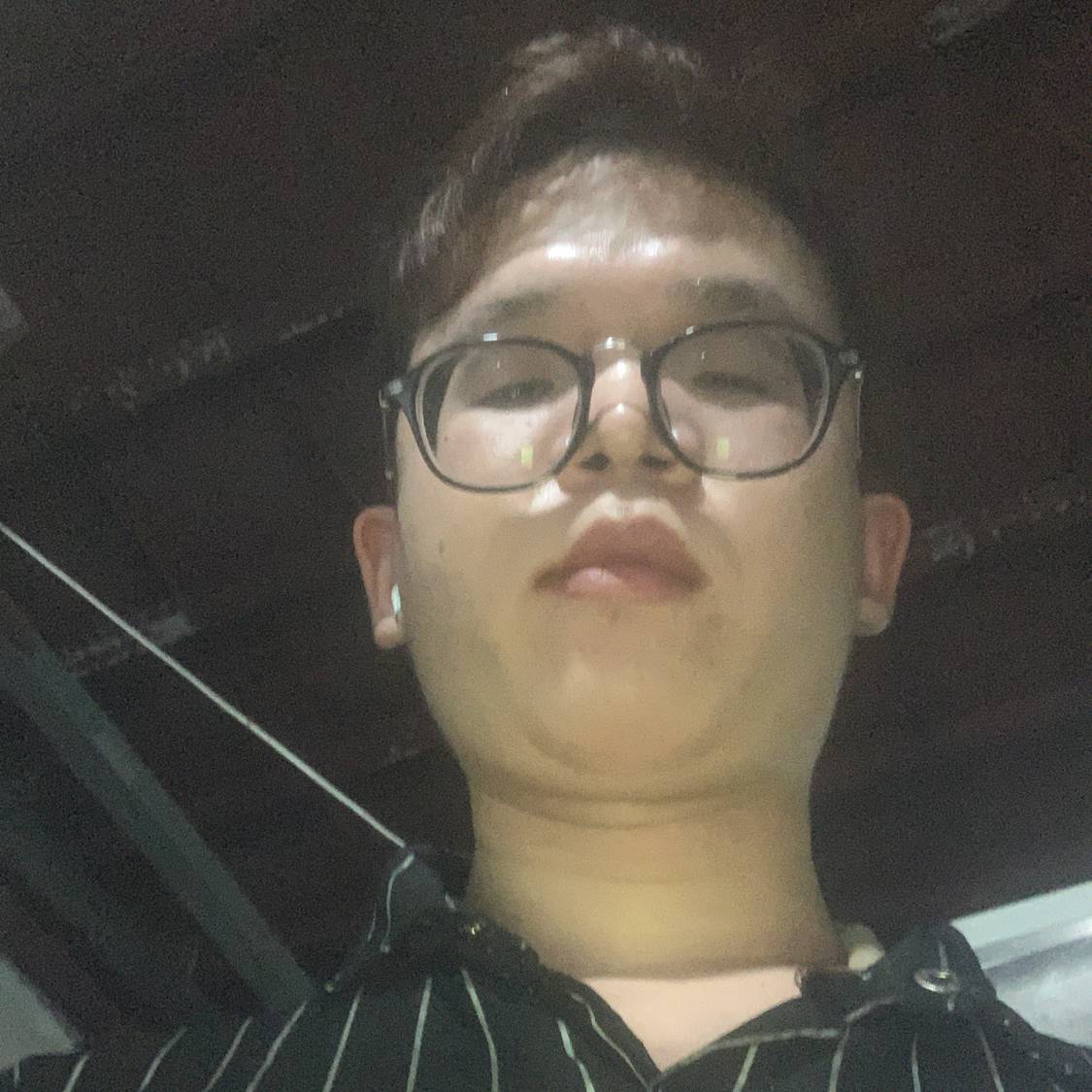 英俊泪了羊的照片