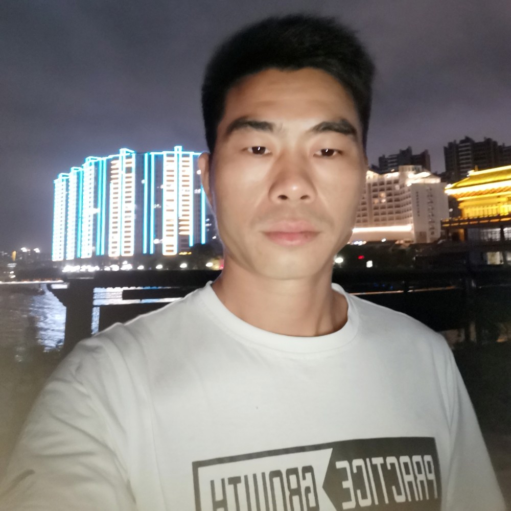 帅哥相许老实的照片