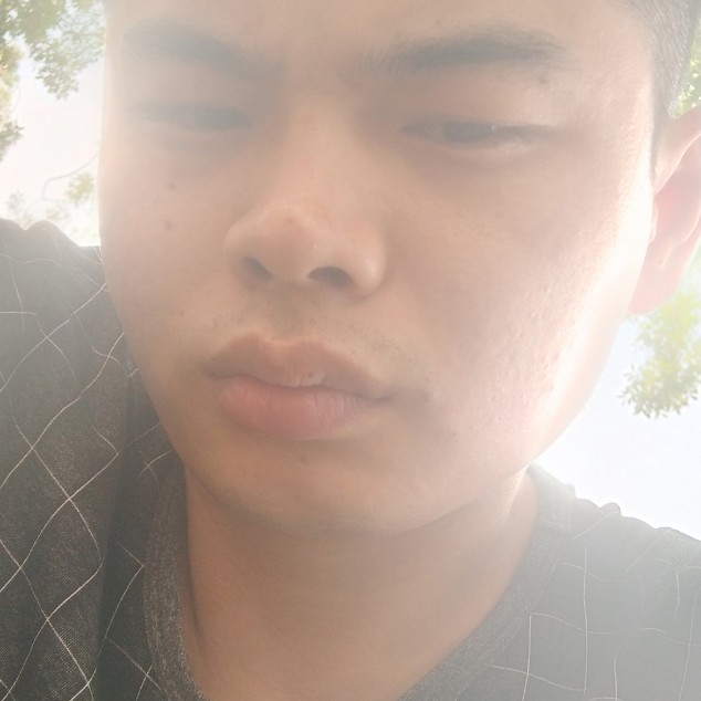 背包笑傻傻的照片