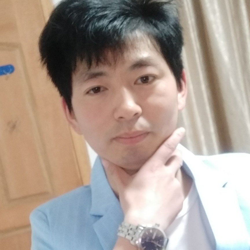 德龍的照片