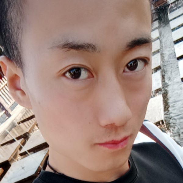 明理帅哥的照片