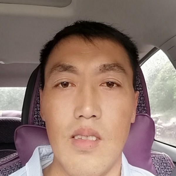 花生苦恋默默的照片