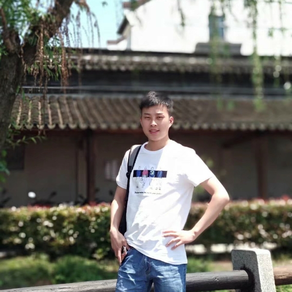 落霞漫步激昂的照片
