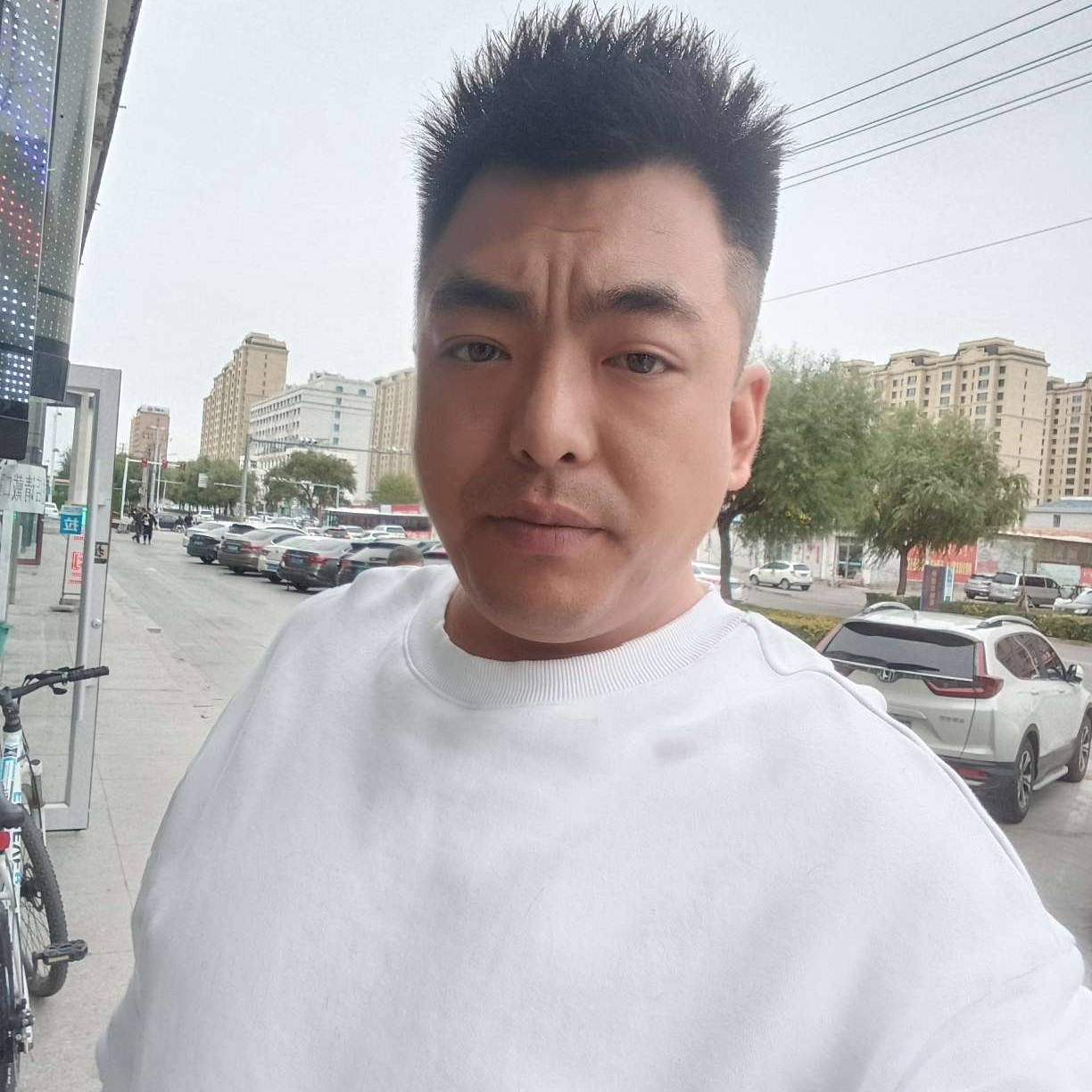 服饰和内向的照片