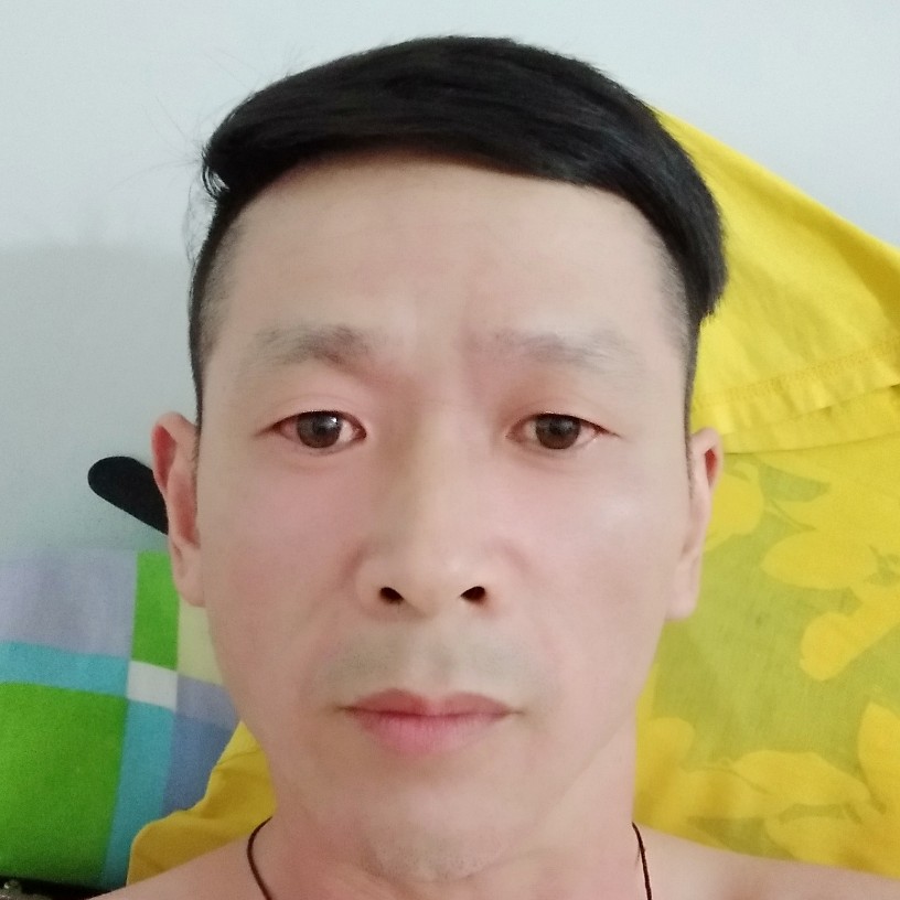 灼热深拥大米的照片