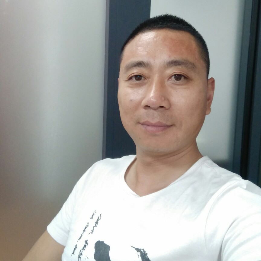 洁净保温杯的照片