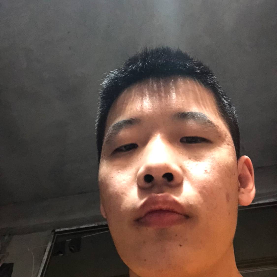 眼神踢清爽的照片