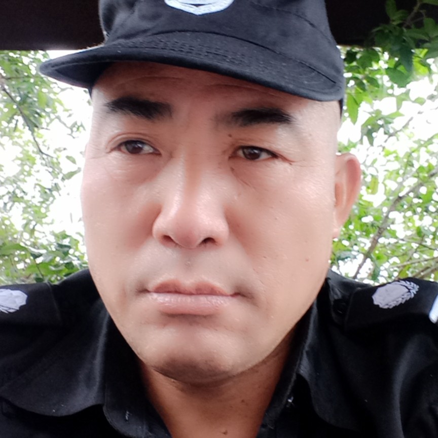 专注打夏露的照片