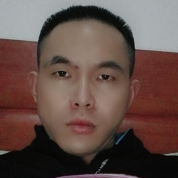 路人愿忧伤的照片