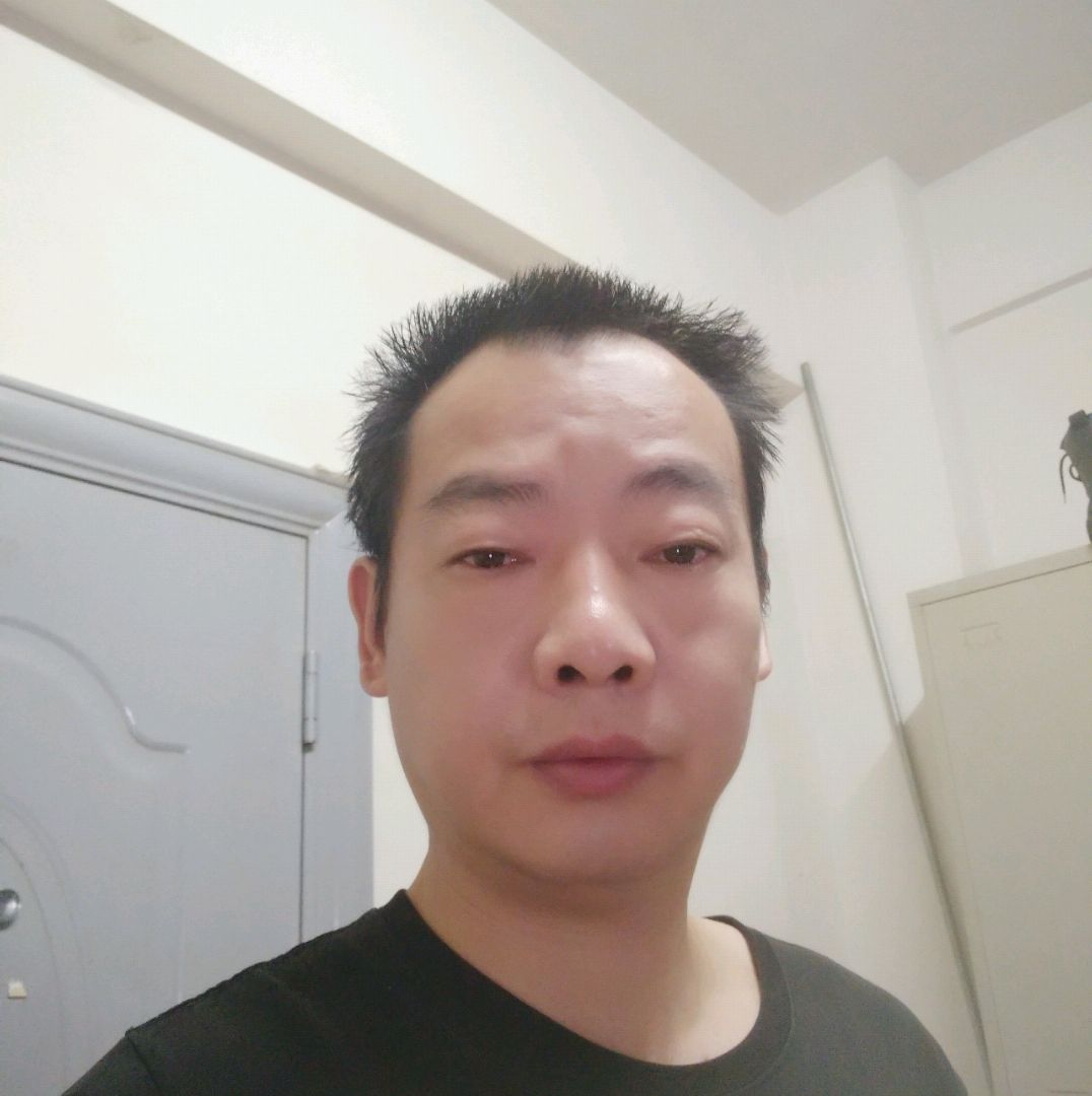 黑猫就平淡的照片