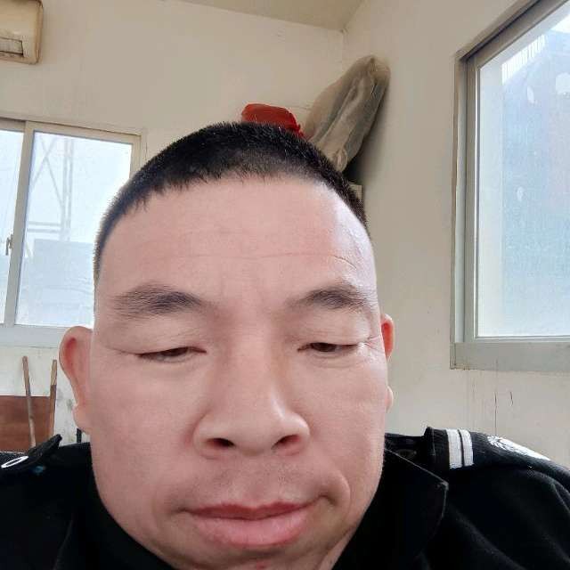 魁梧等于手套的照片