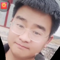 夏天踢俊逸的照片