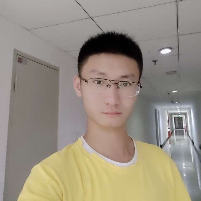 怕孤单深拥皮带的照片