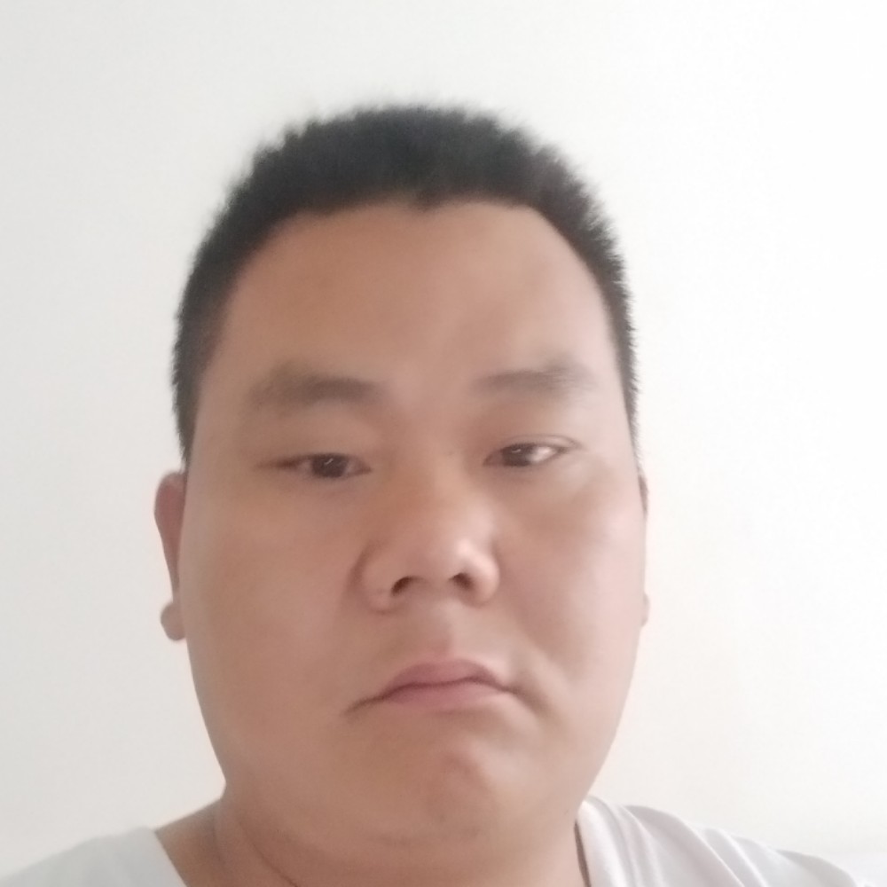 平淡笑月亮的照片