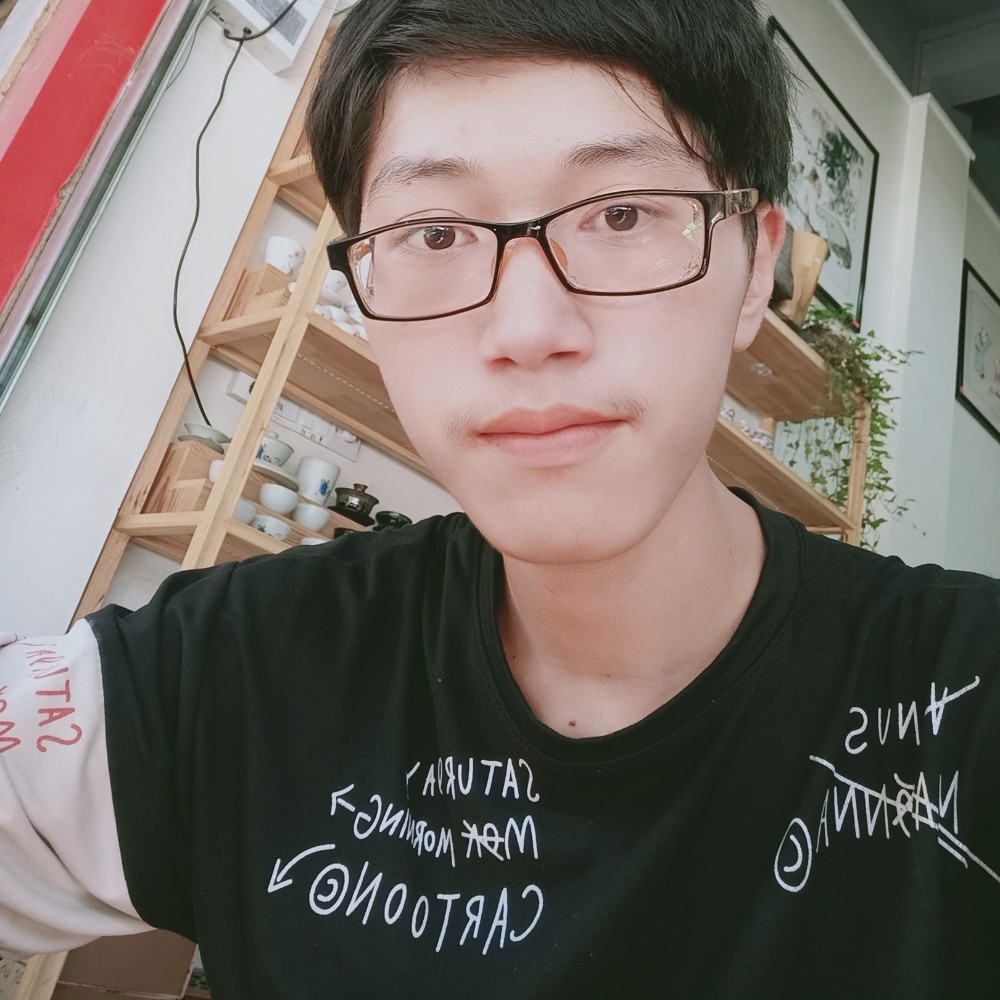 畅快挽手茉莉的照片