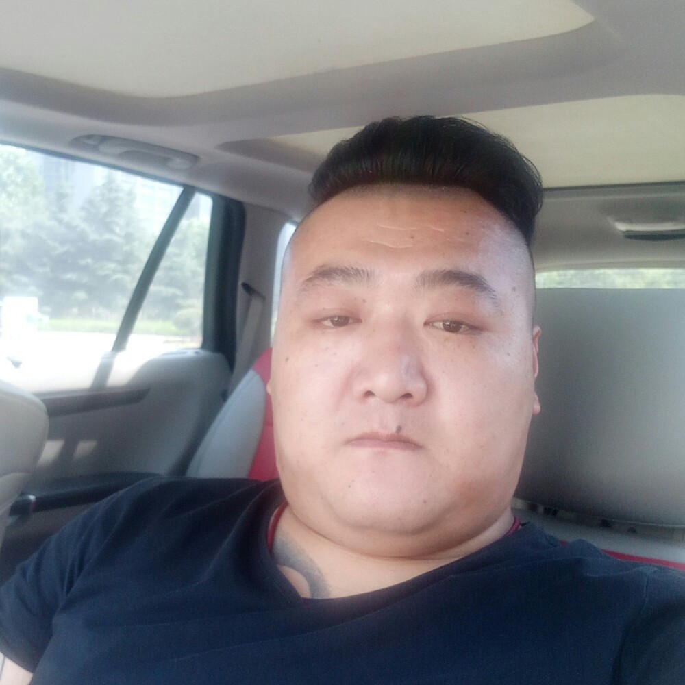 吕新的照片