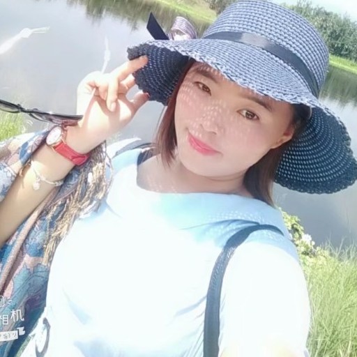 小蜜蜂那爱听歌的照片