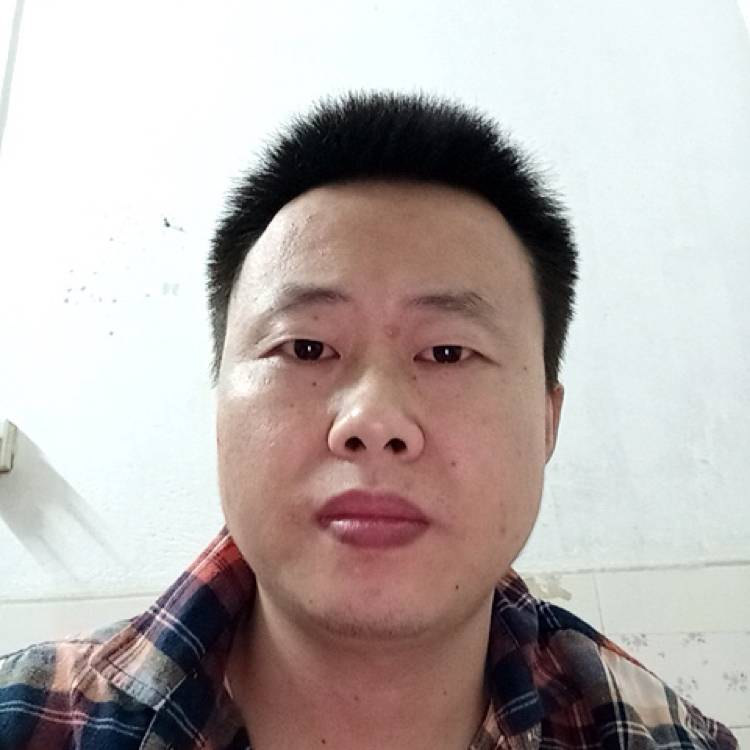 故事错落。的照片