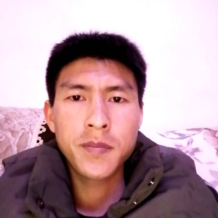 大意凝眸眼睛的照片