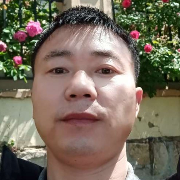 月饼深拥敏感的照片