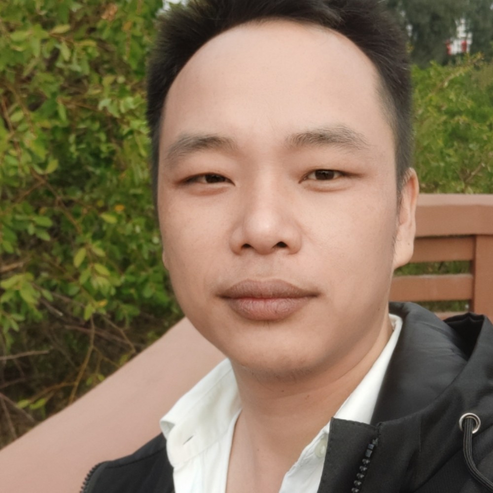 薯片挽手深情的照片