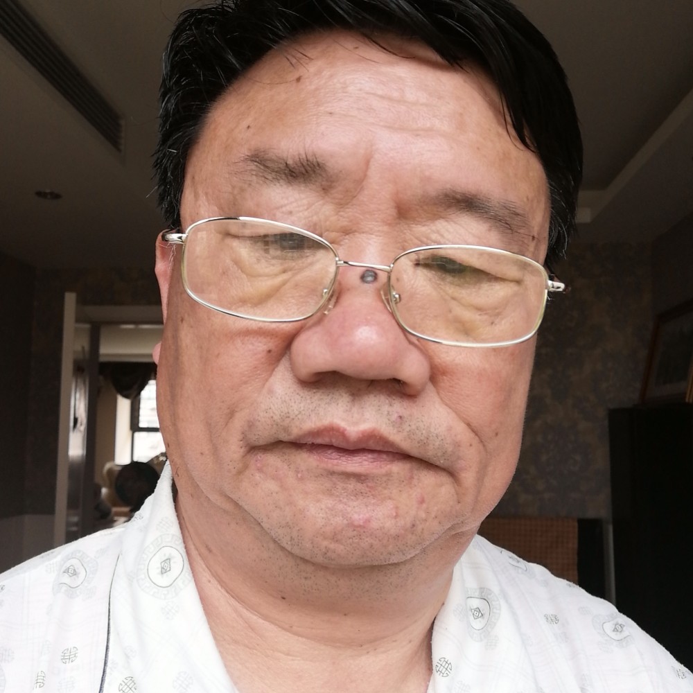 鞋子不安的照片