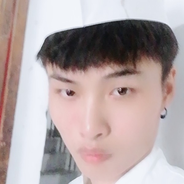台灯蹁跹烂漫的照片