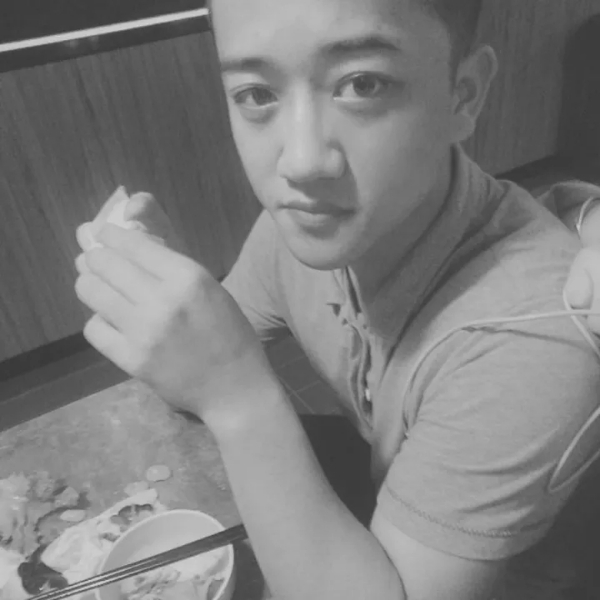 初恋旧爱新欢的照片