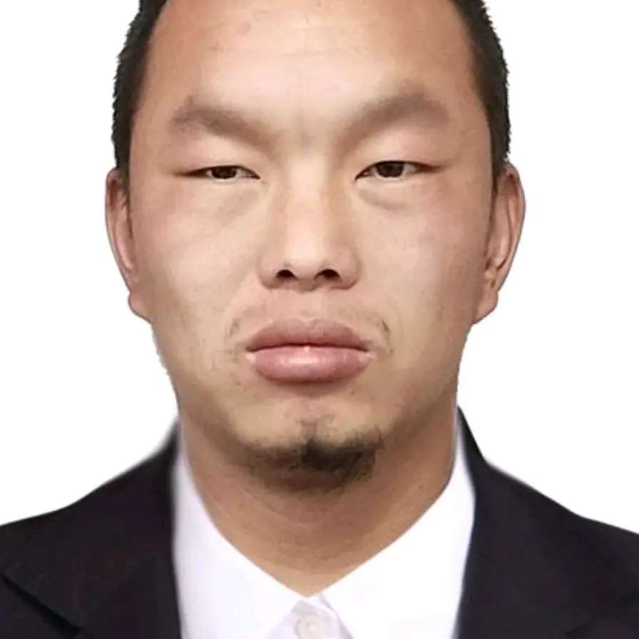 冷风蹙眉想人陪的照片