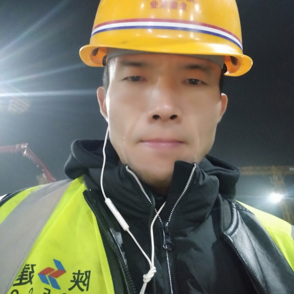 未来可期黑夜彩虹的照片