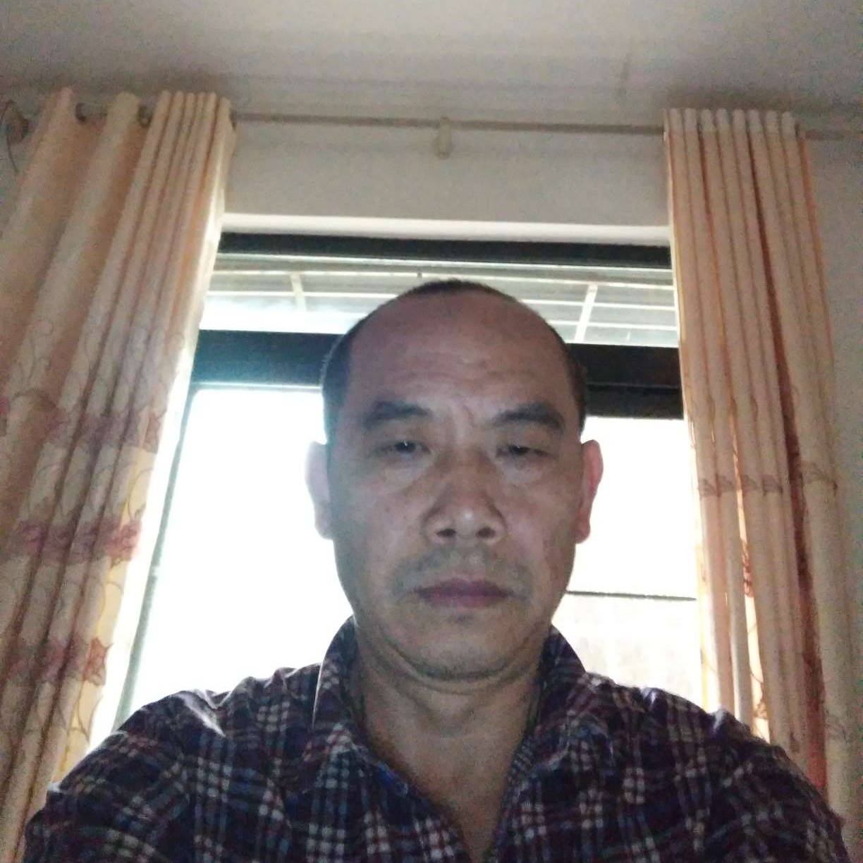 喜悦踢烤鸡的照片