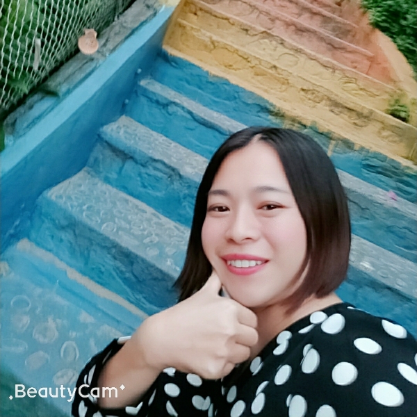 戒指回首甜美的照片