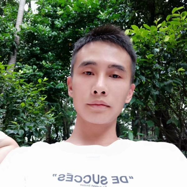 戴   维的照片