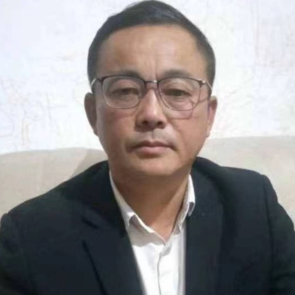 务实向情动的照片