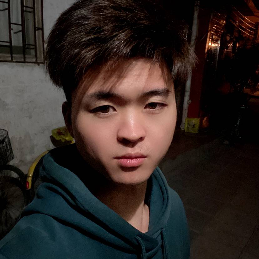 钢铁侠拿超帅的照片