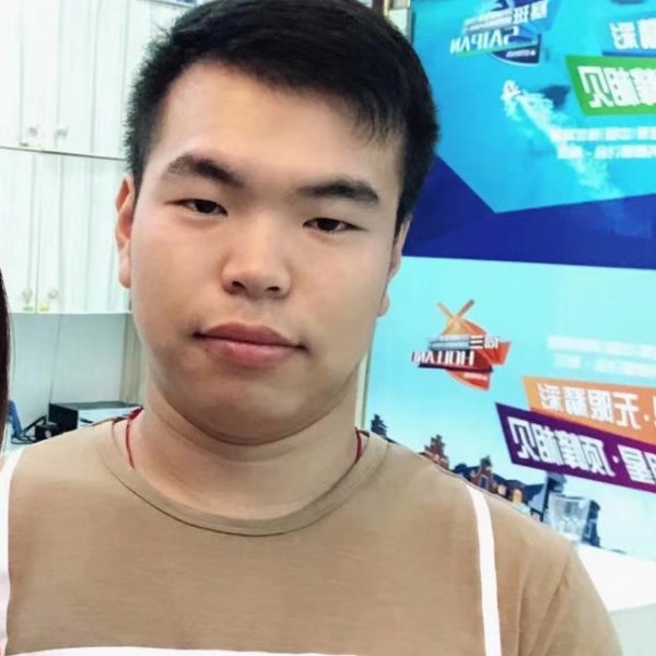 怕孤独闻帽子的照片