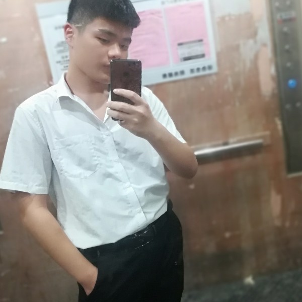 孤心回首专一的照片