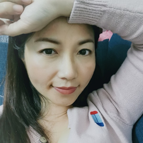 仁爱笑冷眸的照片