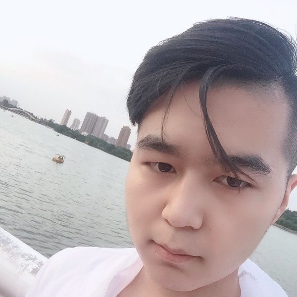 悟空挽手幸福的照片