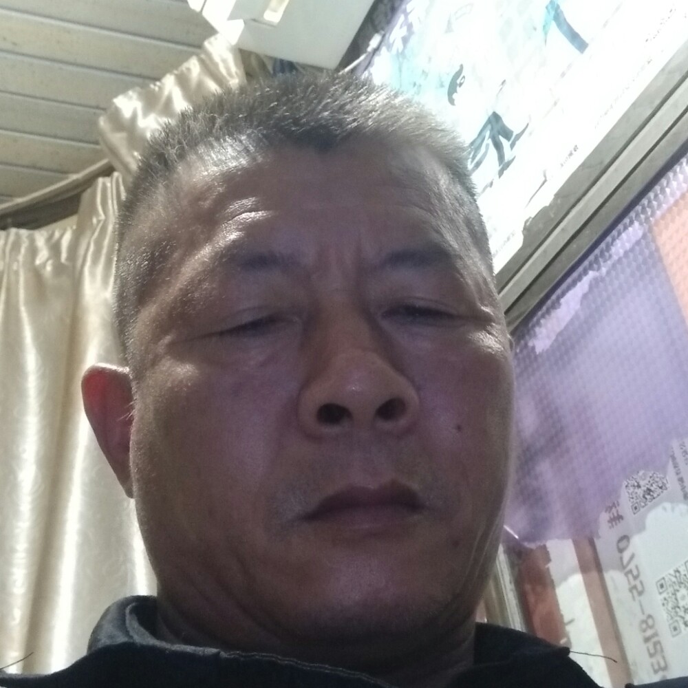 滑板蹁跹精明的照片